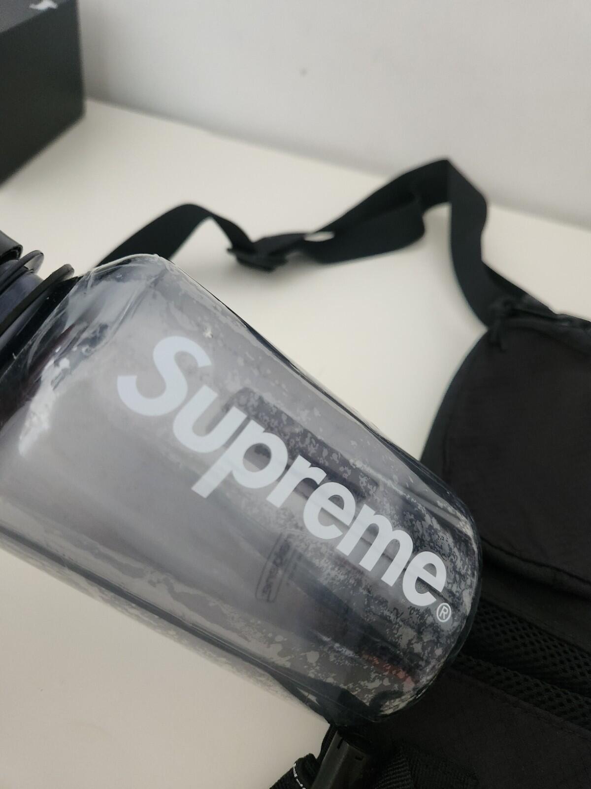 SS22 Supreme side bag black Shoulder Water resistant Water bottle Nalgene 500 ml