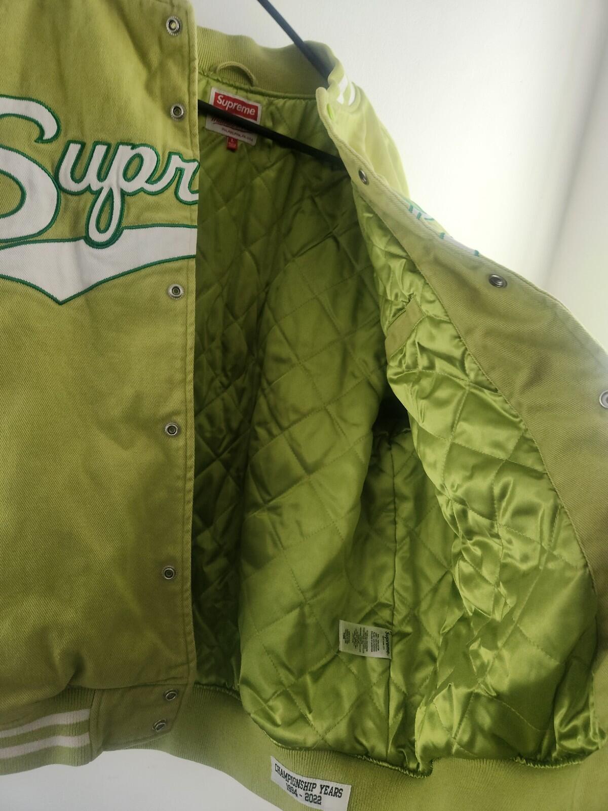 HW22 Supreme x Mitchell & Ness Doughboy Twill Varsity Jacket Grün Größe L