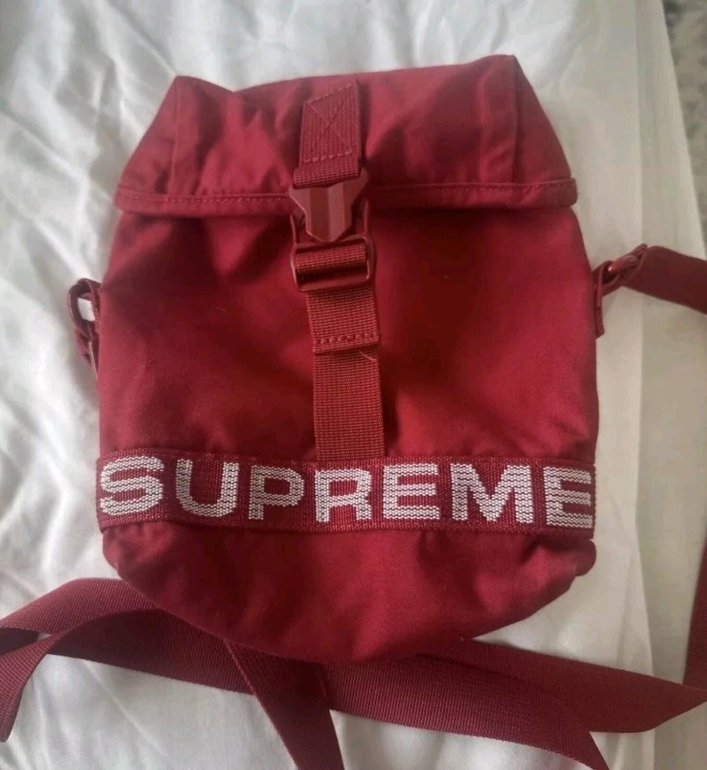 SS23 Supreme Riñonera Lateral de Hombro Roja Resistente al Agua