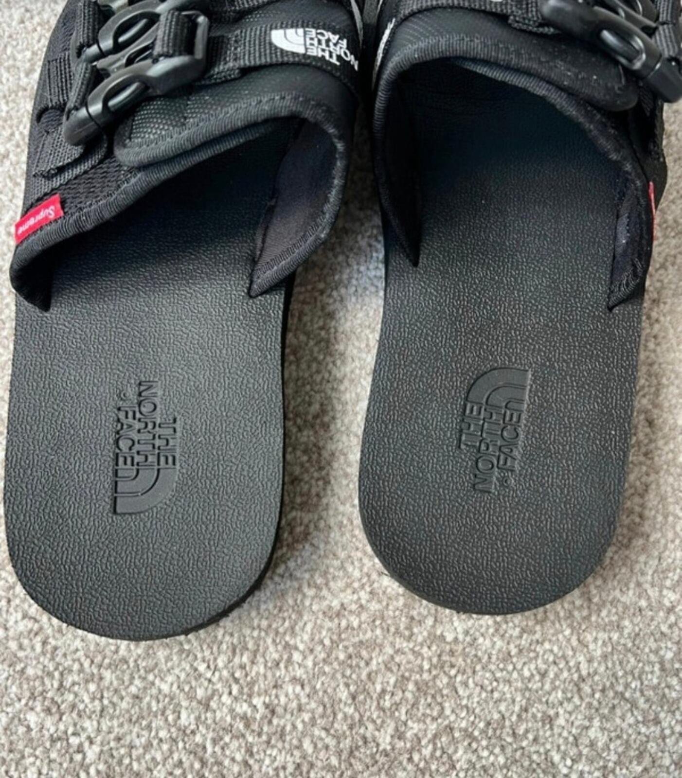 SS22 Supreme The North Face Sandalias de trekking y chanclas negras Talla UK 8 US 9 EU 42