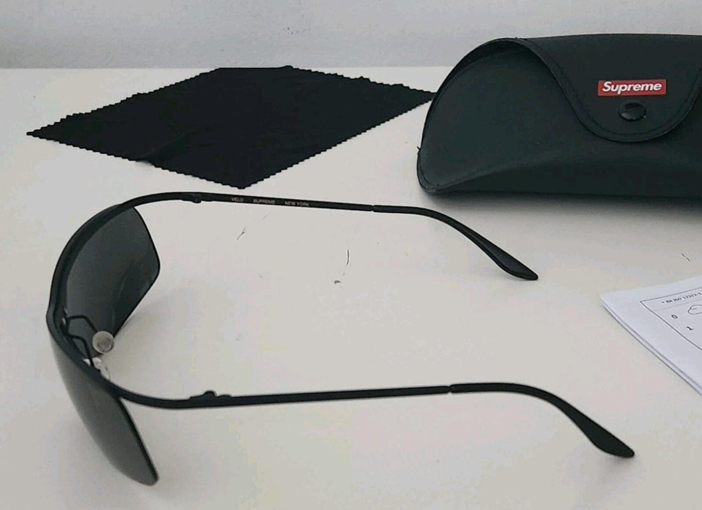SS22 Supreme Velo Sonnenbrille Schwarz Metall hergestellt in Italien UVP £168