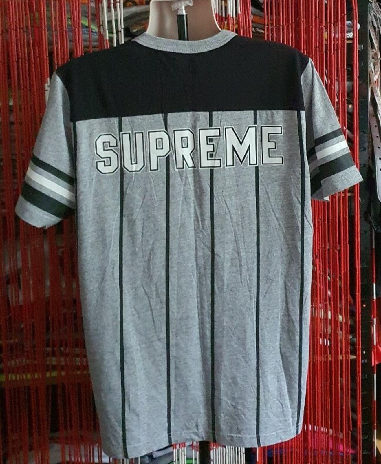 SS17 Supreme Pinstripe S/S Football Top Grey Tee Größe L
