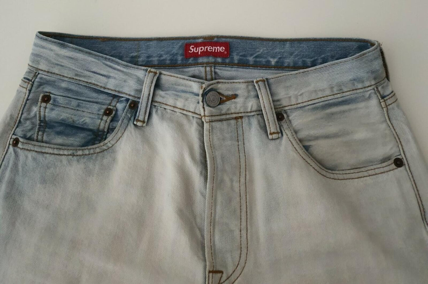 FW16 Supreme x Levi's 501 Bleached Jeans Size W30 L32