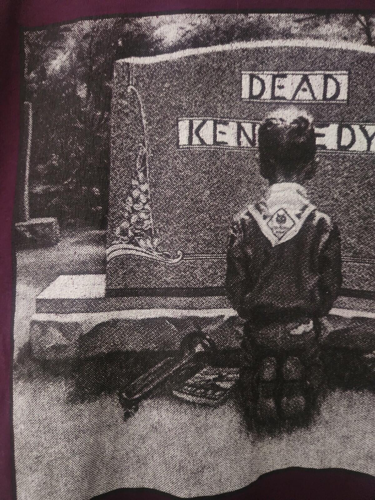 SS14 Supreme x Dead Kennedys tee Size M medium T-shirt Rare Vintage 2014