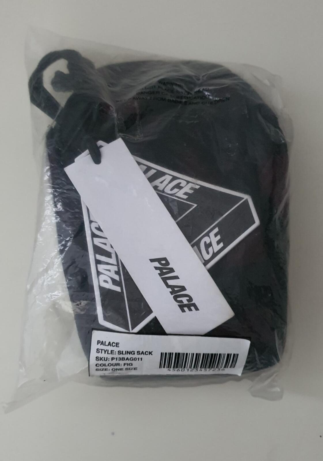 AW17 Palace Sling Sack camera bag fig Tri-Ferg shoulder pouch New With Tag
