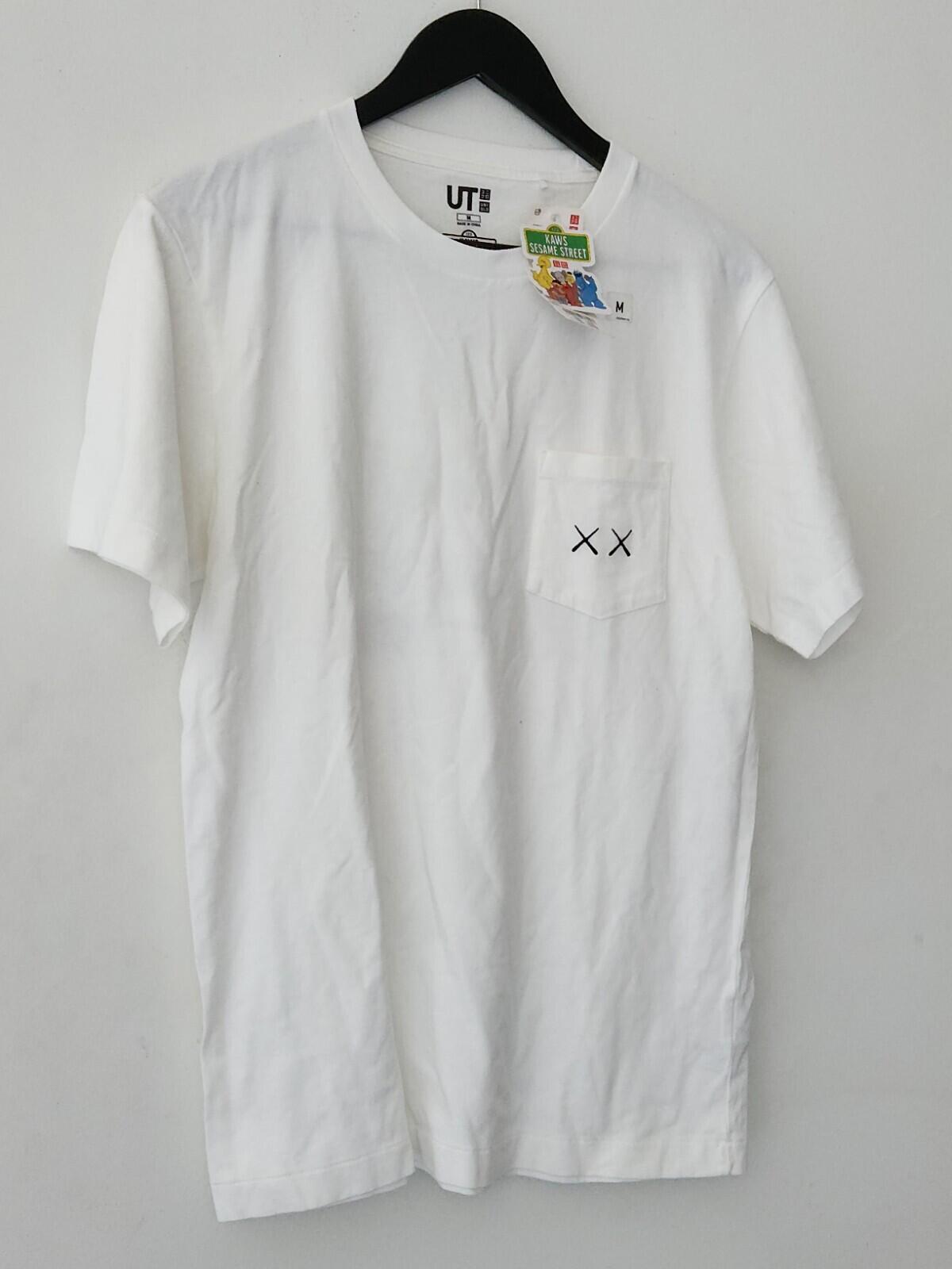 SS17 Uniqlo x Kaws x Sesame Street XX Pocket white Tee size M medium T-shirt