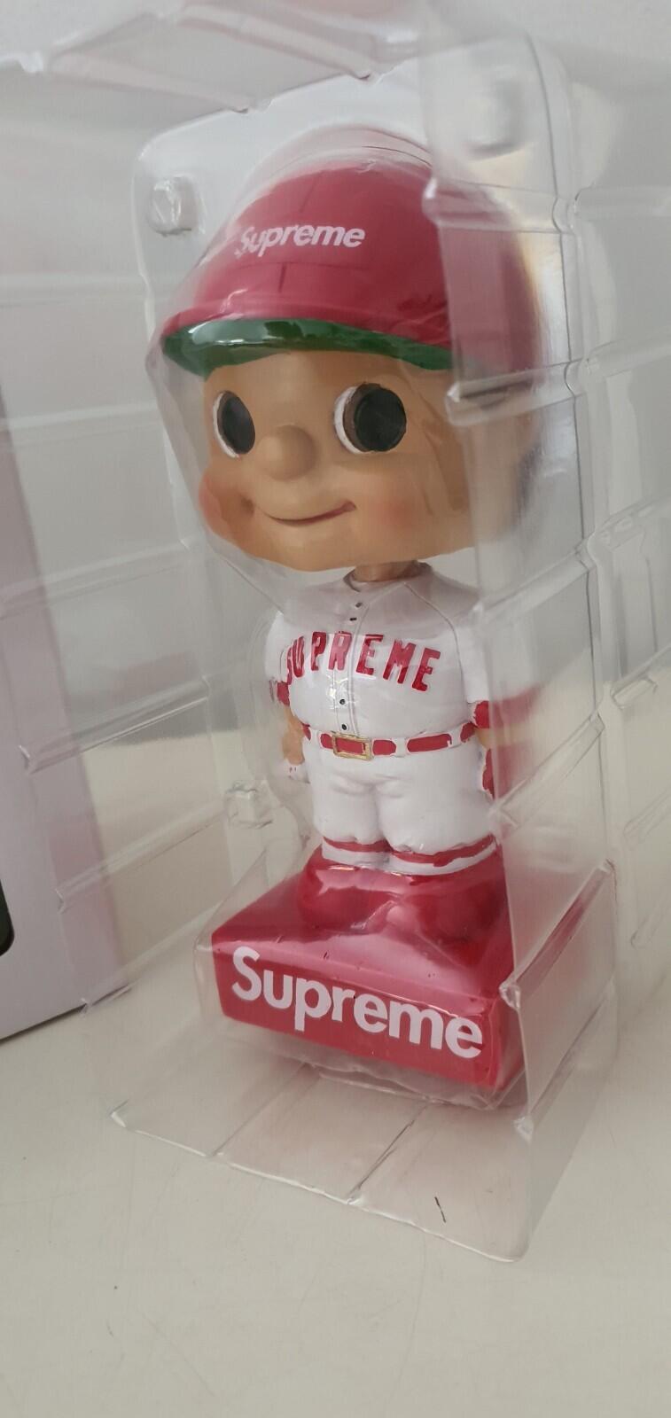 SS23 Supreme 2x Bobbleheads Car Toy Accessory Blue Red