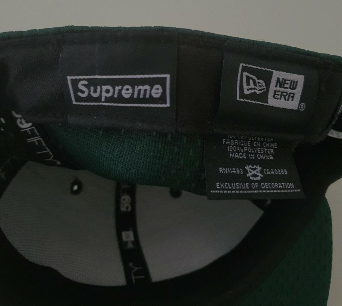 SS18 Supreme Mesh Box Logo New Era Dark green hat size 7 5/8 Cap