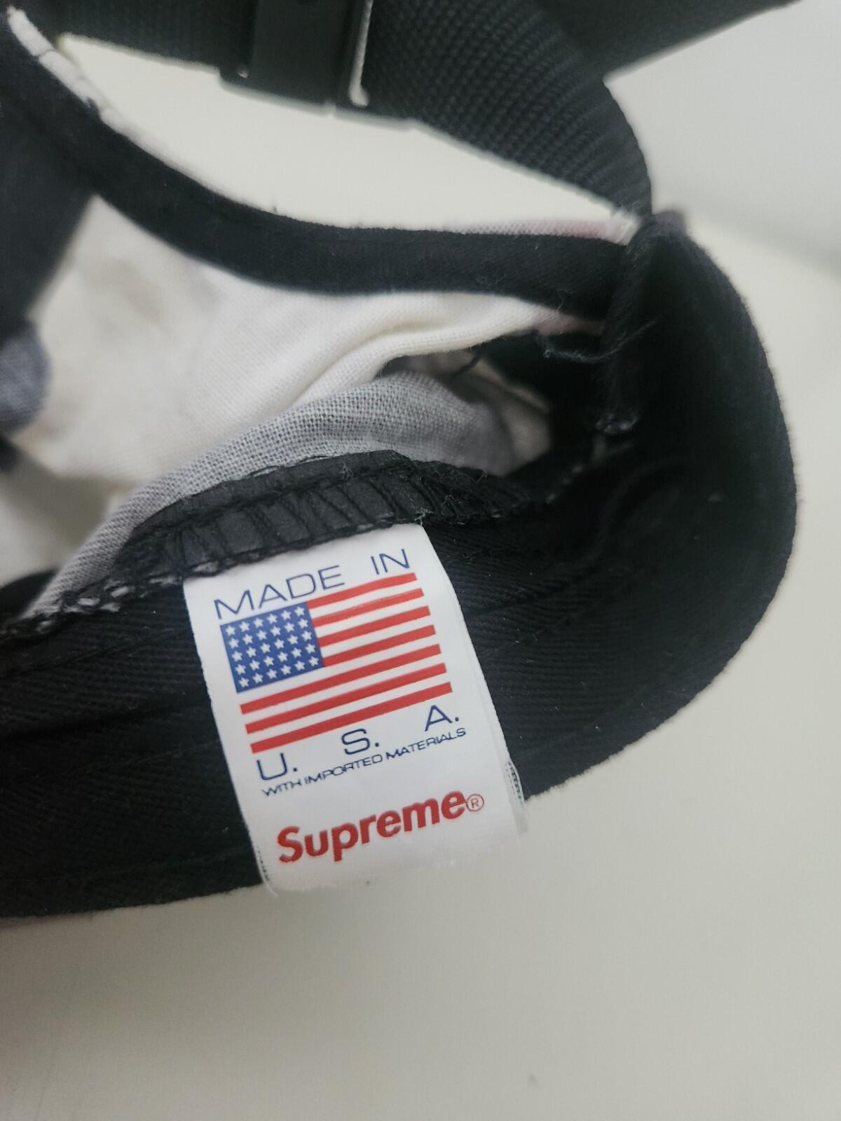Gorra Camp Supreme Camuflaje de Capas SS23 Blanco Gris Fabricada en EE. UU.