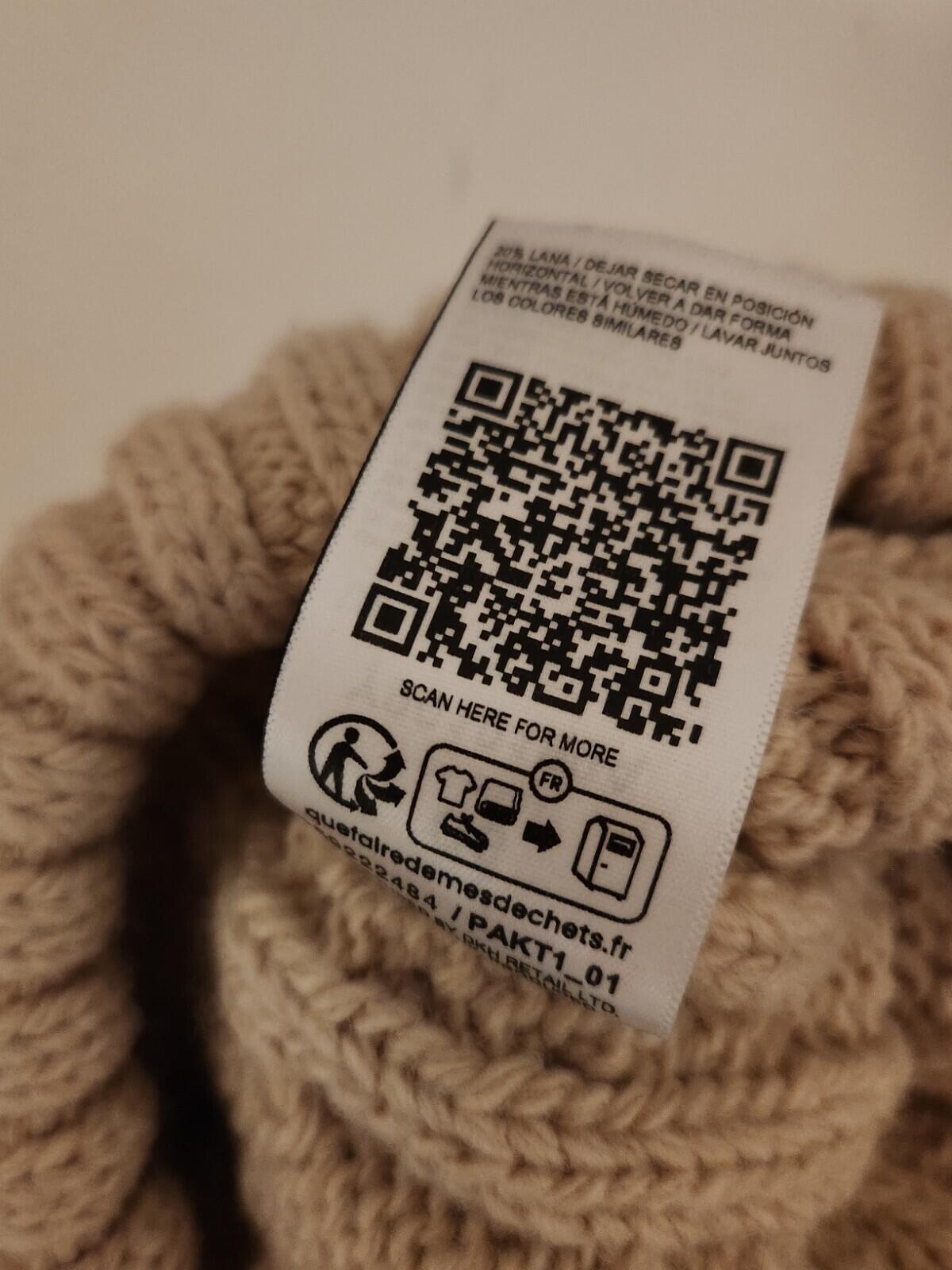 SUPERDRY Chunky Cable Beanie Hat Island Ecru Women's Winter Beige Hat Wool