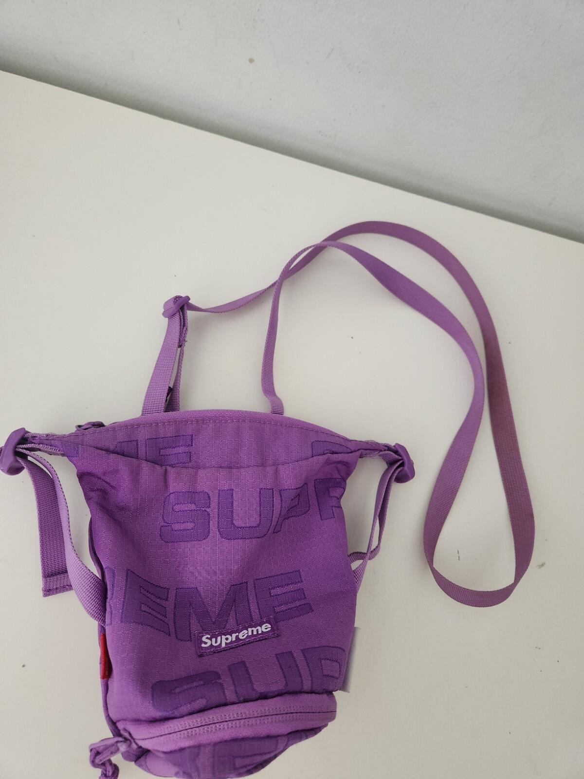 FW21 Supreme Neck Pouch Bag Lila Wasserabweisend