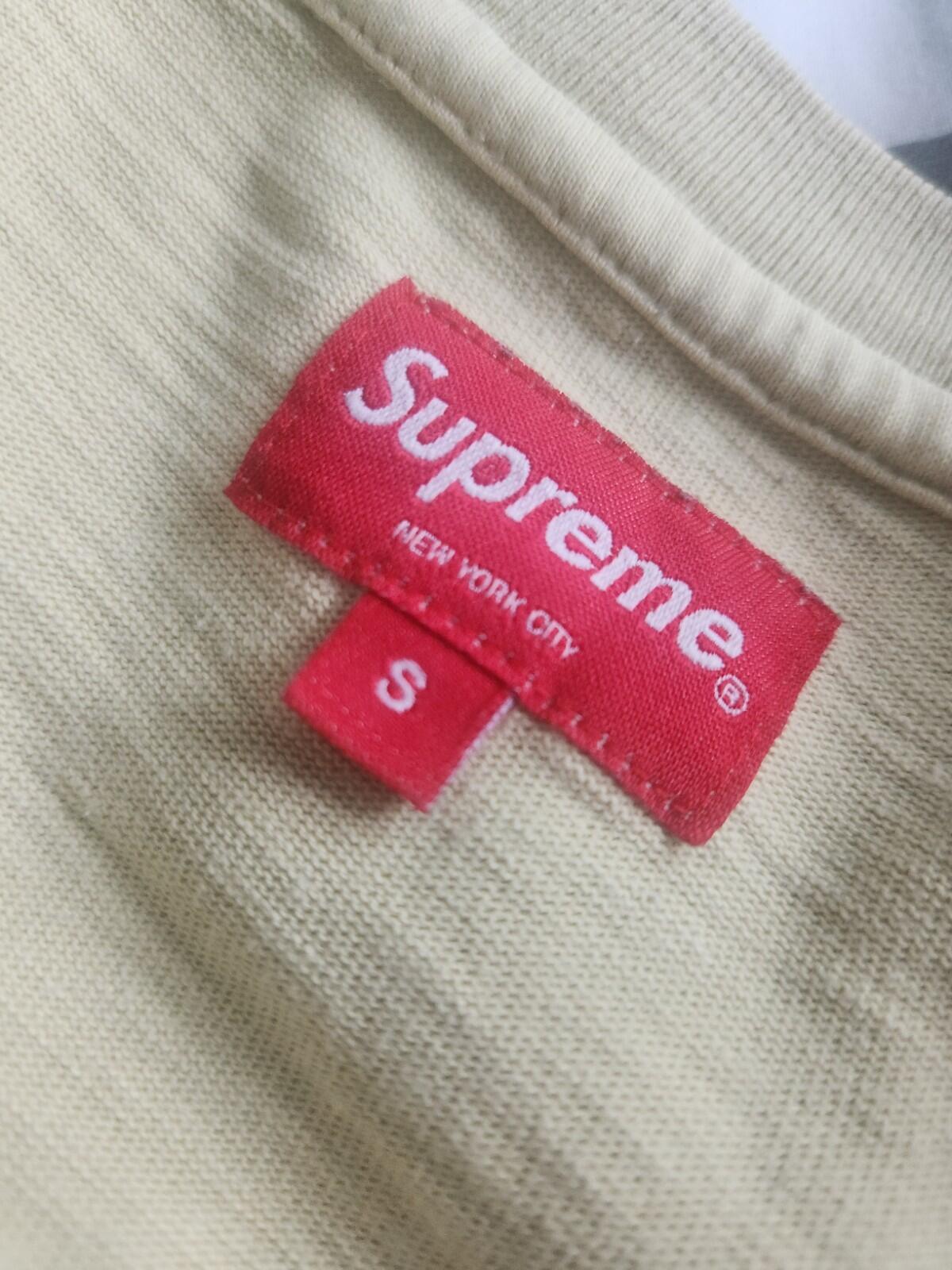 FW22 Supreme Contrast Appliqué S/S Top T-Shirt Größe S Klein Hellgelb