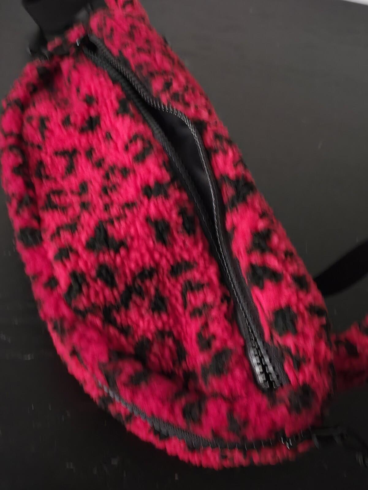 FW17 Supreme Leopard Fleece Waist Bag Red