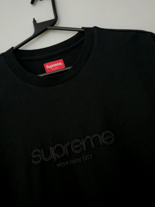 Camiseta de manga corta SS20 Supreme Beaded Logo Negra talla L grande