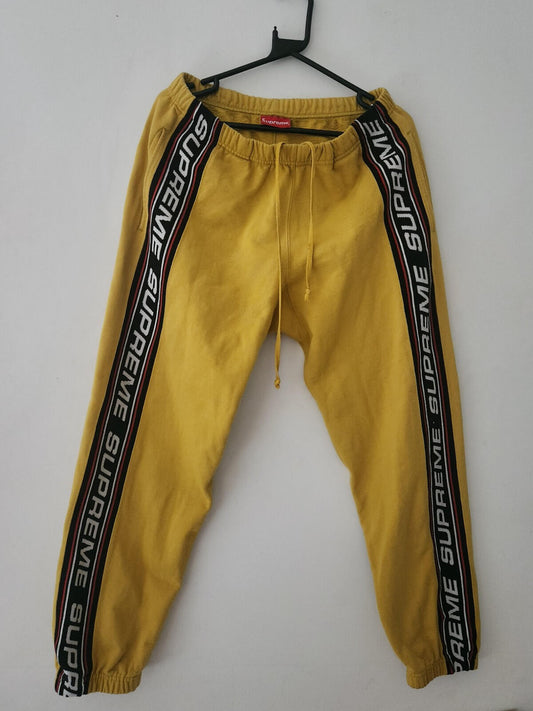 Pantalón de chándal FW19 Supreme Text Rib Mostaza Talla M