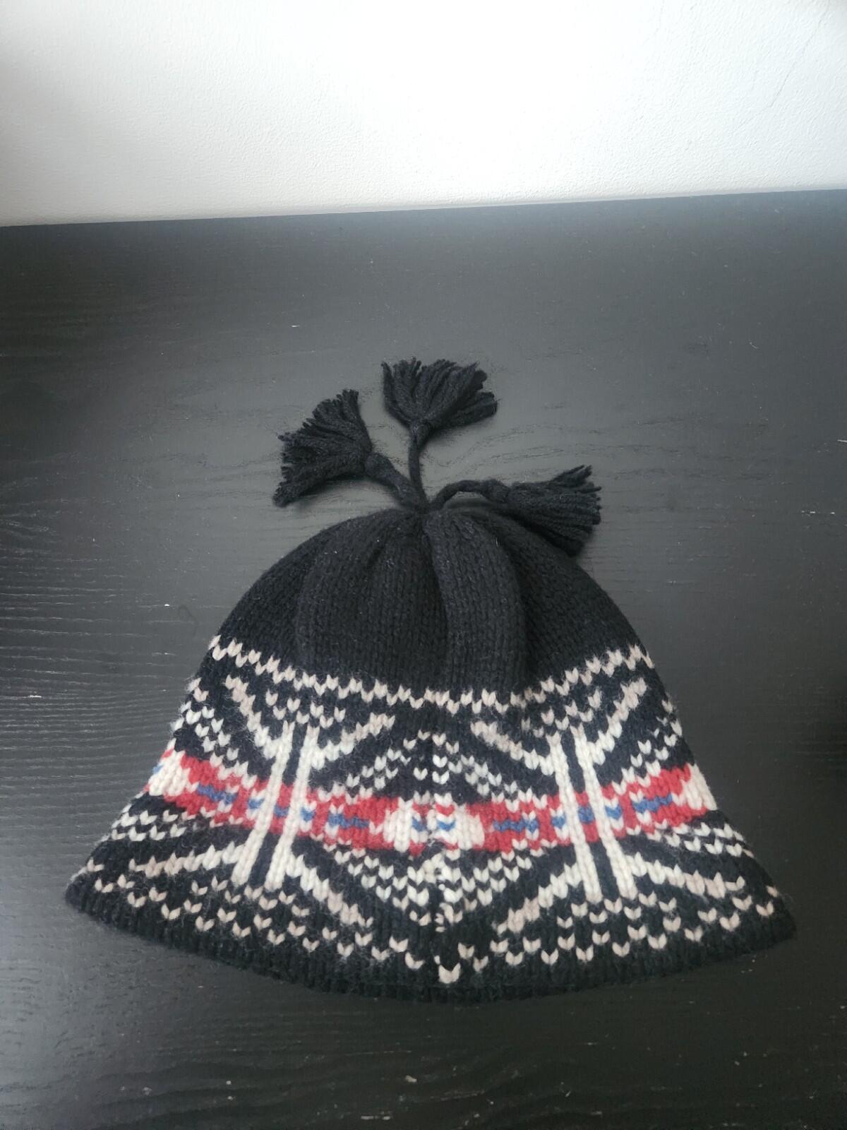 FW22 Supreme Tassel Beanie Wool Black Hat