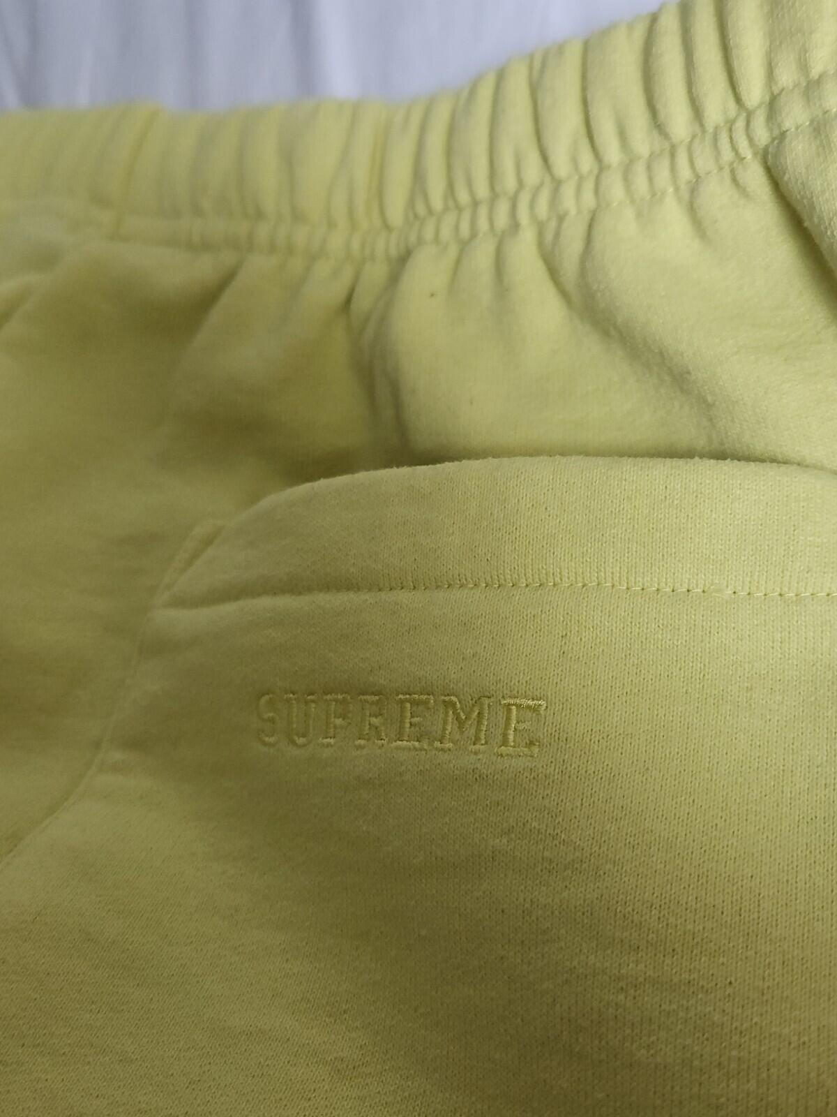 SS21 Supreme Laser Cut S Logo Sweatshort Light Lemon Größe S 30