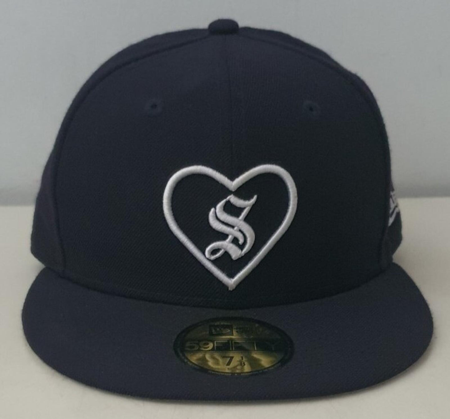 FW17 Supreme Heart New Era size 7 1/8 navy cap hat snapback