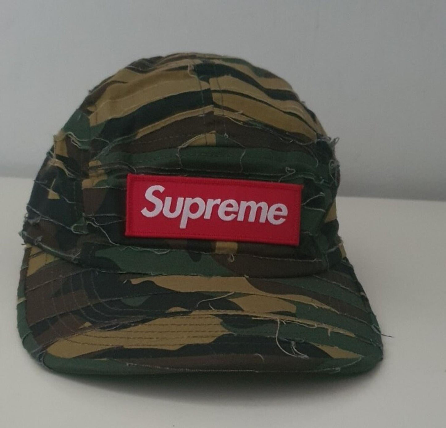 SS23 Supreme Layered Camo Camp Cap Grünes Camo-Cap