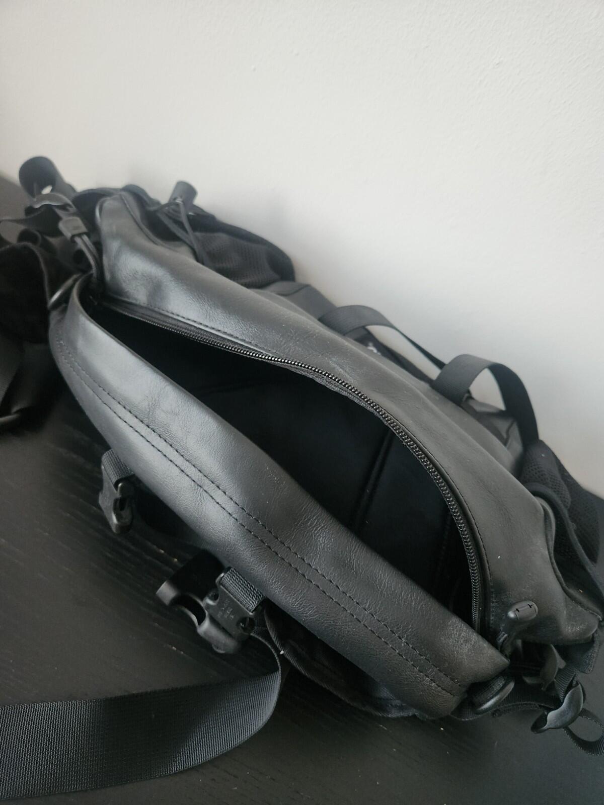 FW18 Supreme x The North Face Leather Mountain Waist Bag Black shoulder Cowhide