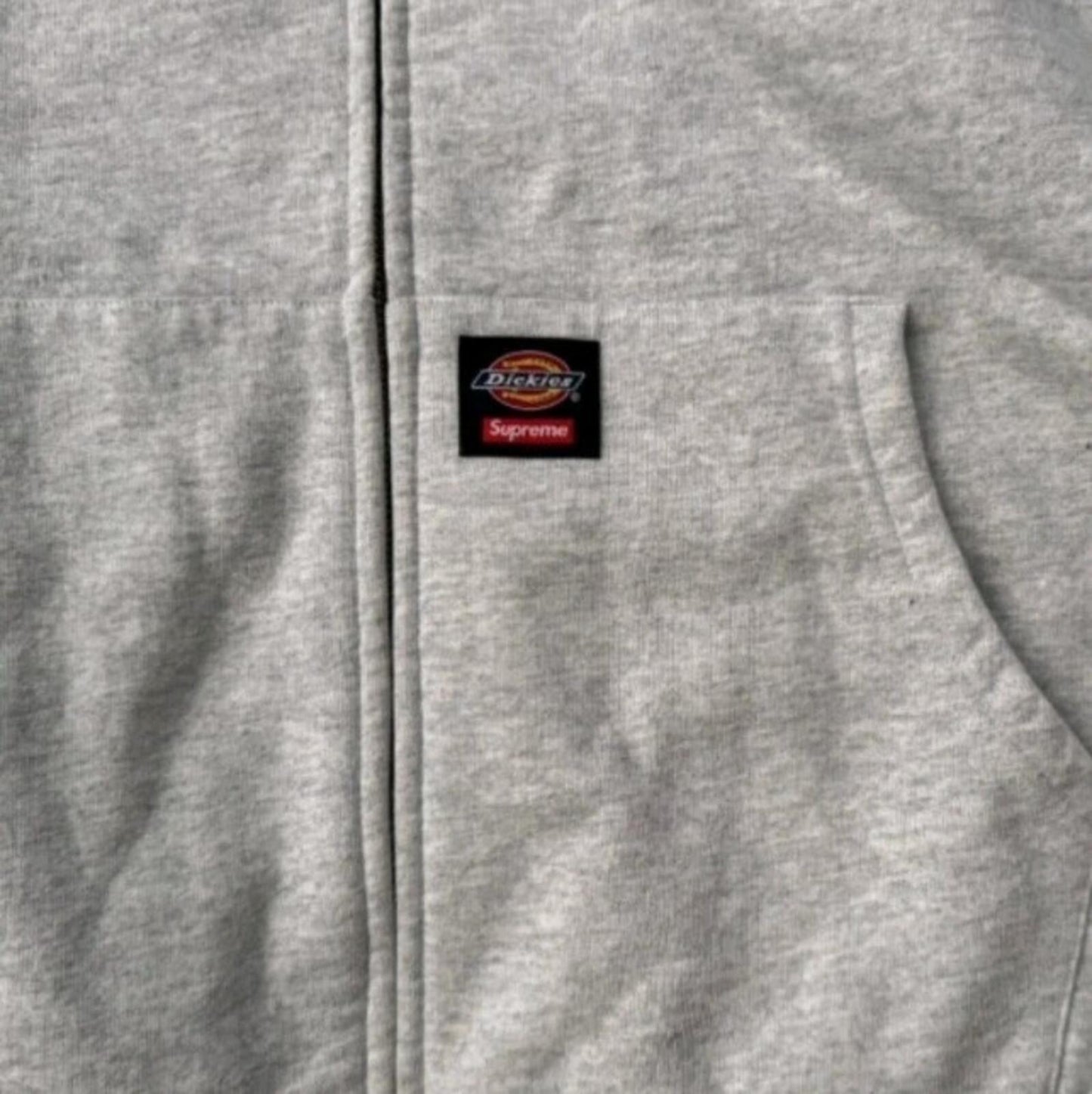 Sudadera con Capucha y Cremallera Acolchada Supreme x Dickies Otoño/Invierno 2024, Color Gris, Talla XL