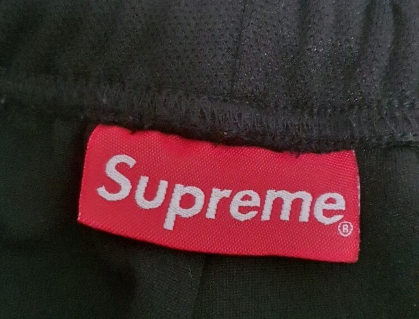 SS19 Supreme Barbed Wire Athletic red short size M Medium shorts