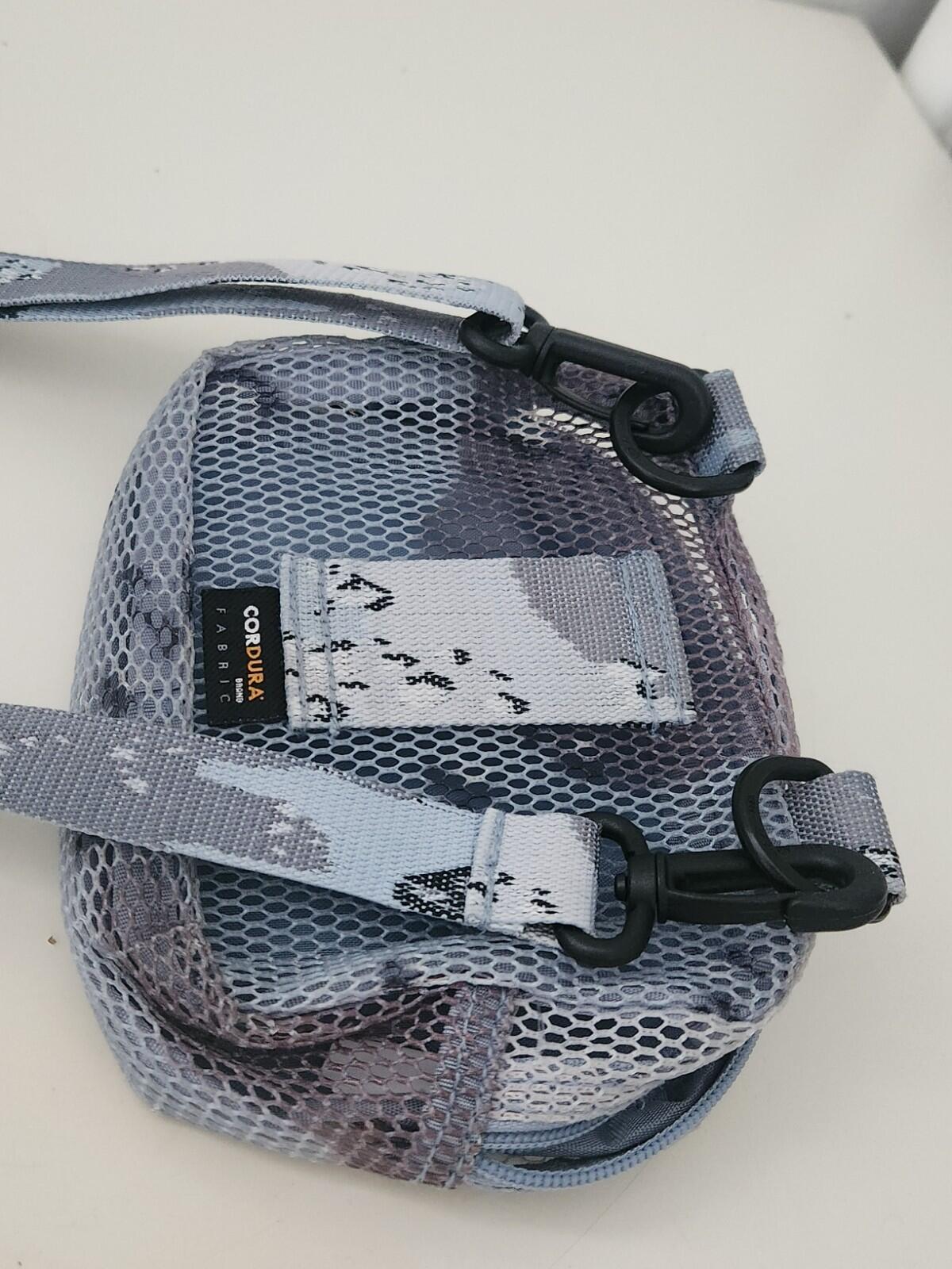 Bolso pequeño de hombro Supreme SS20 Cordura malla camuflaje "chocolate chip" azul