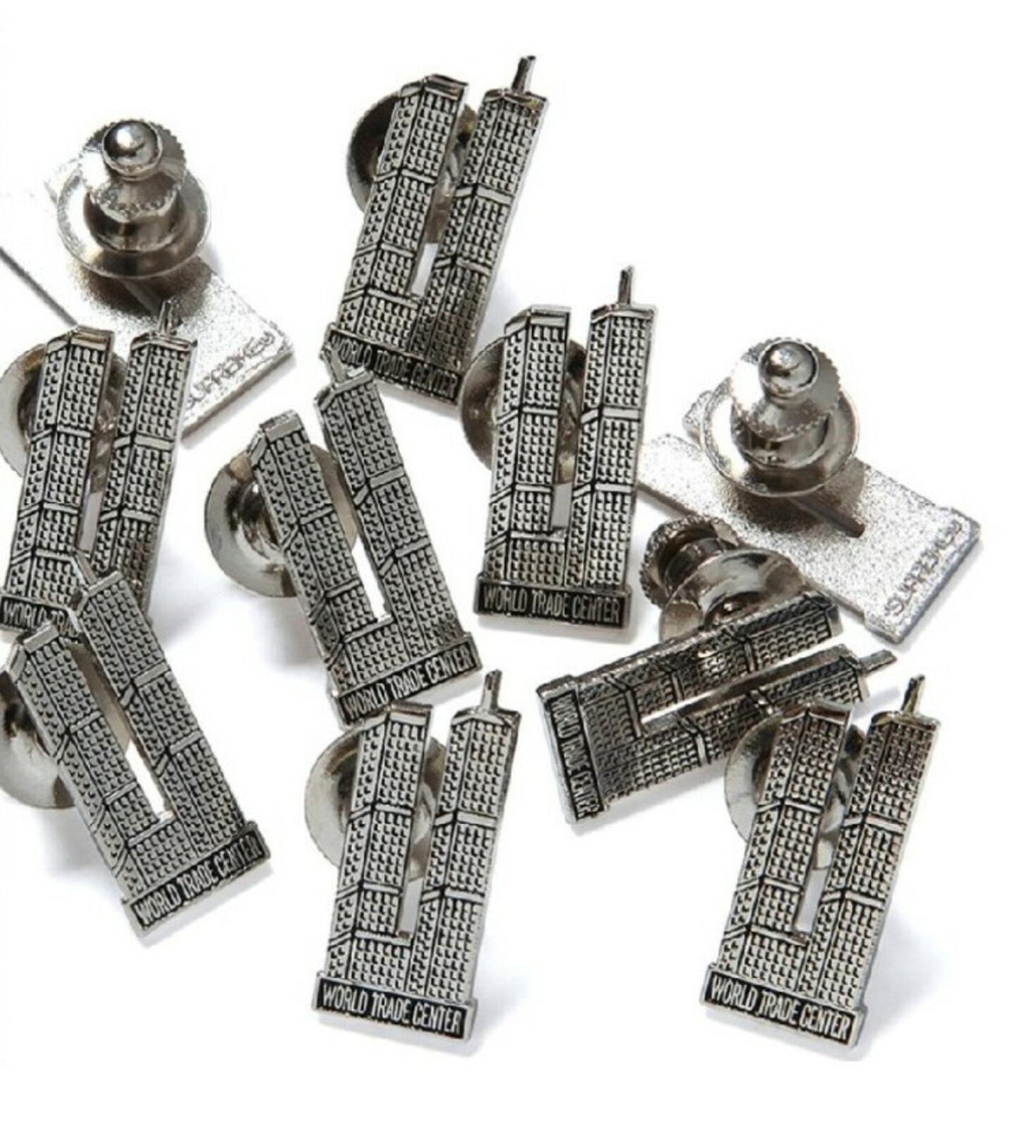 FW13 Supreme WTC World Trade Centre Anstecknadel Metallabzeichen Sehr selten Neu und ungeöffnet