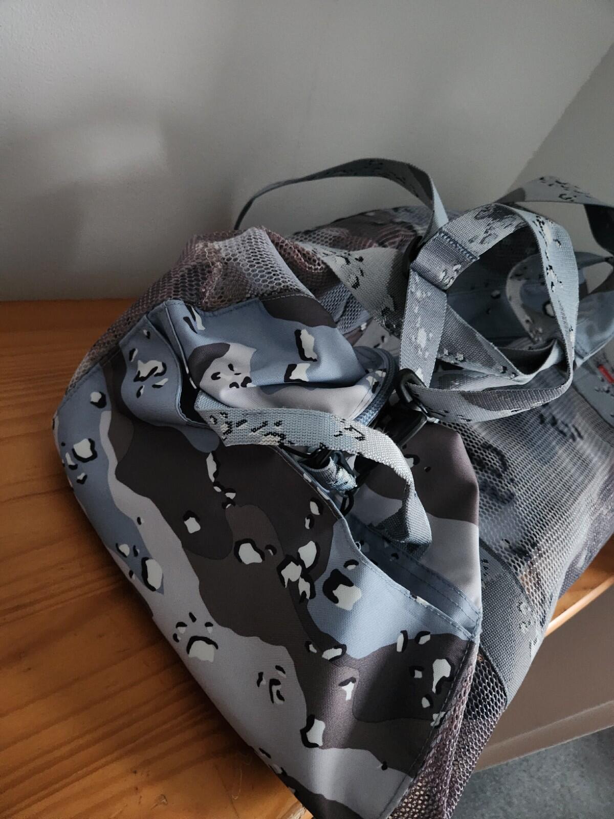 SS20 Supreme Big Duffle Bag Blue Chocolate Chip Camo Reflective Logos 48L Mesh