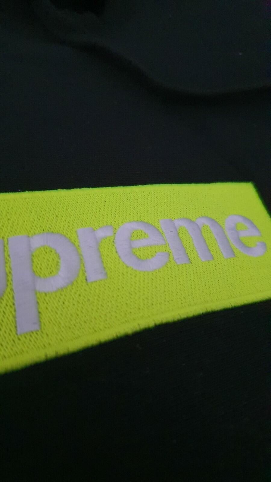 FW17 Supreme Box Logo hooded Sweatshirt black hoodie size M medium neon green